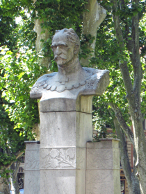 Mysterious heroic bust, later discovered to be Ivan Kukuljević Sakcinski